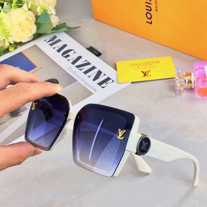 Louis Vuitton Sunglasses Upgraded 281034