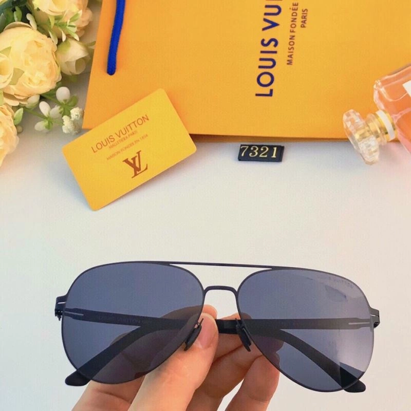Louis Vuitton Sunglasses Refined 281039
