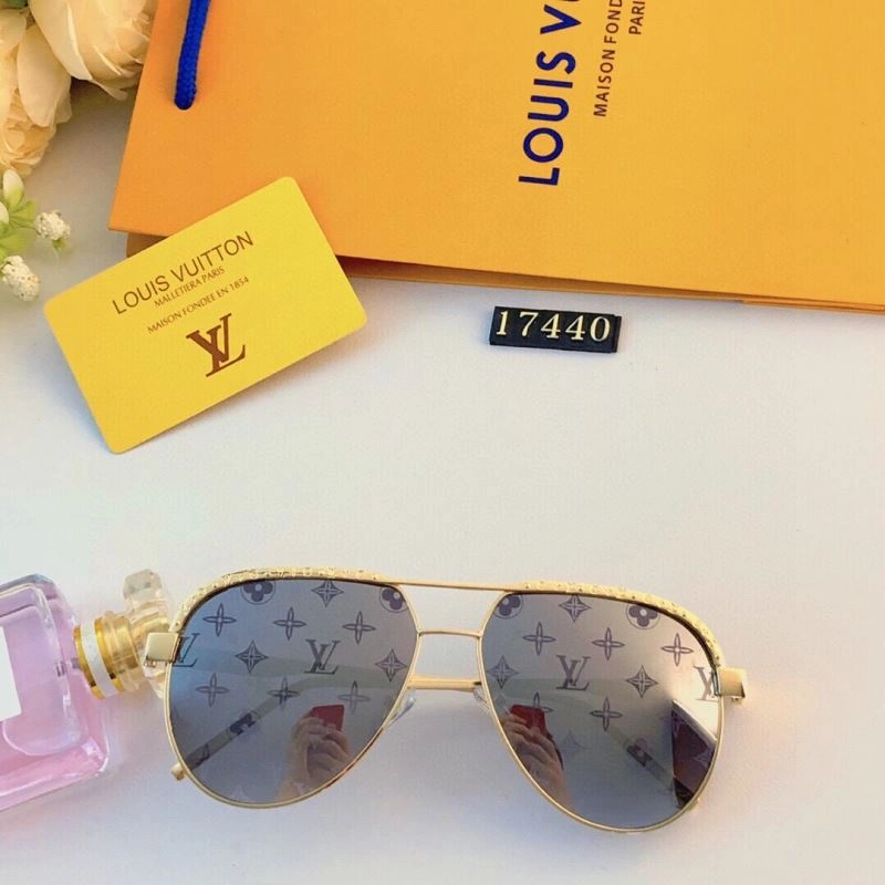 Minimalist Louis Vuitton Sunglasses 281036