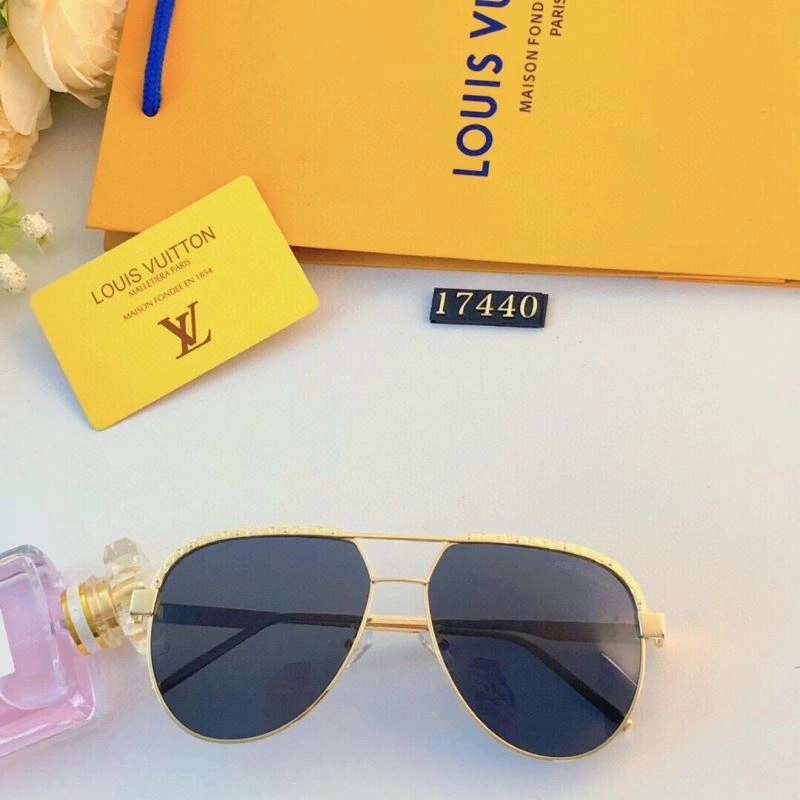 Minimalist Louis Vuitton Sunglasses 281036