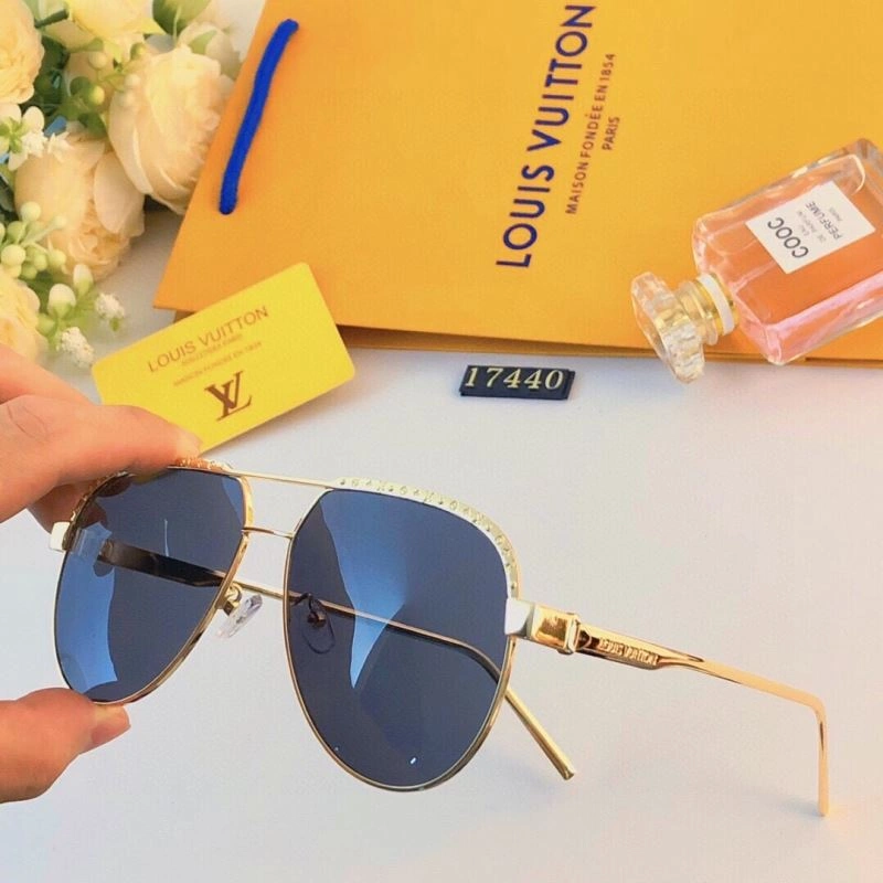 Minimalist Louis Vuitton Sunglasses 281036