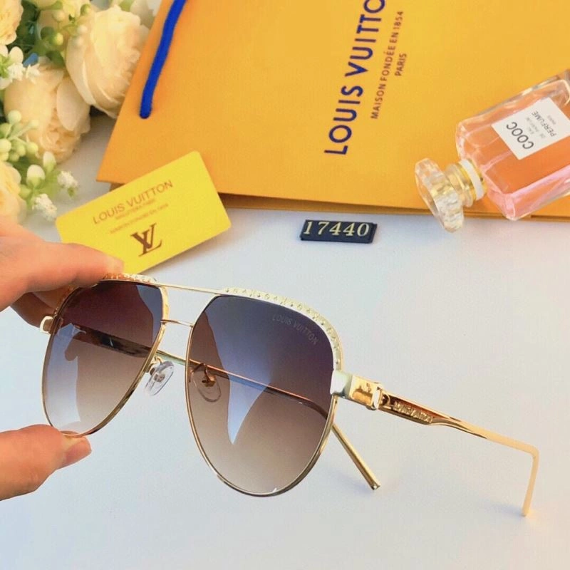 Minimalist Louis Vuitton Sunglasses 281036