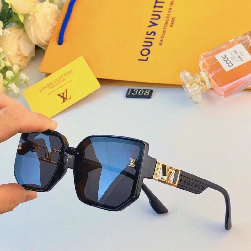 Louis Vuitton Sunglasses Casual 281035