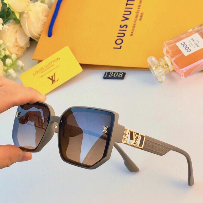Louis Vuitton Sunglasses Casual 281035