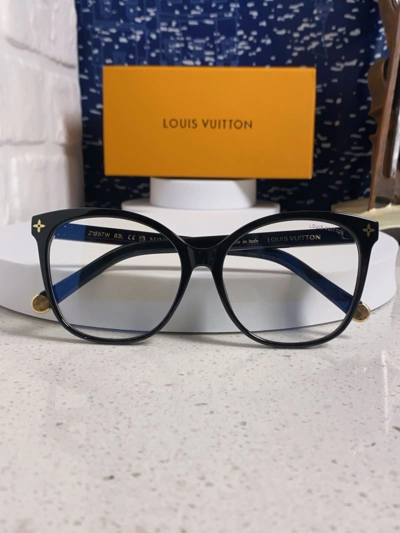 Sporty Louis Vuitton Sunglasses 281010