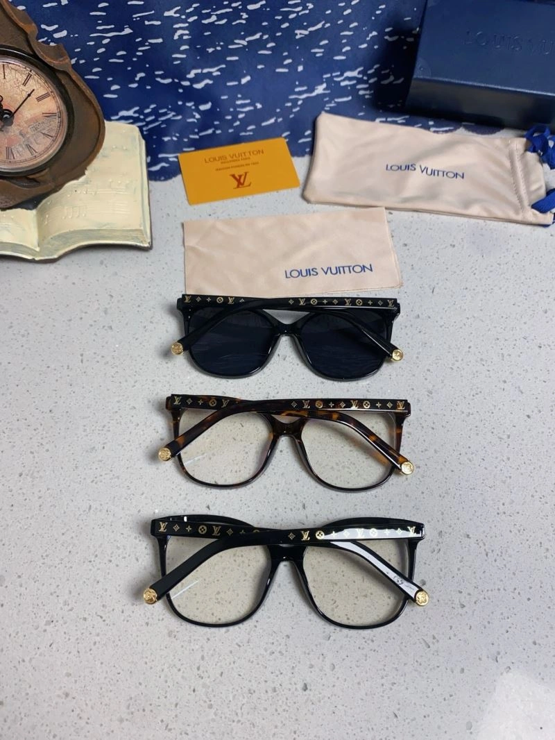 Sporty Louis Vuitton Sunglasses 281010