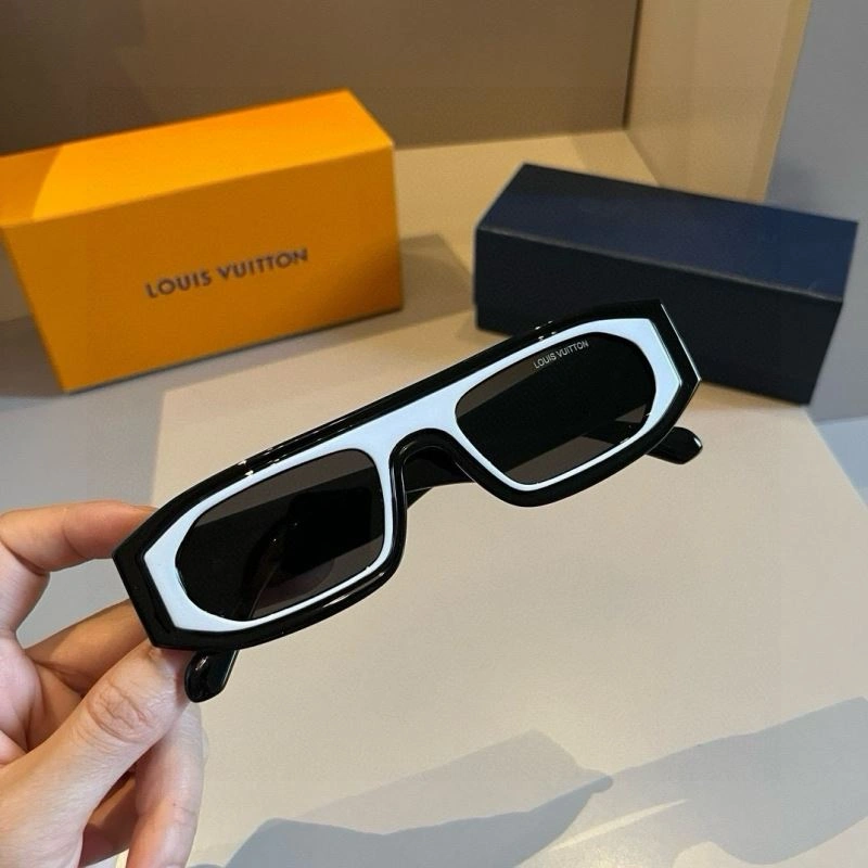 Louis Vuitton Sunglasses Attractive 280976