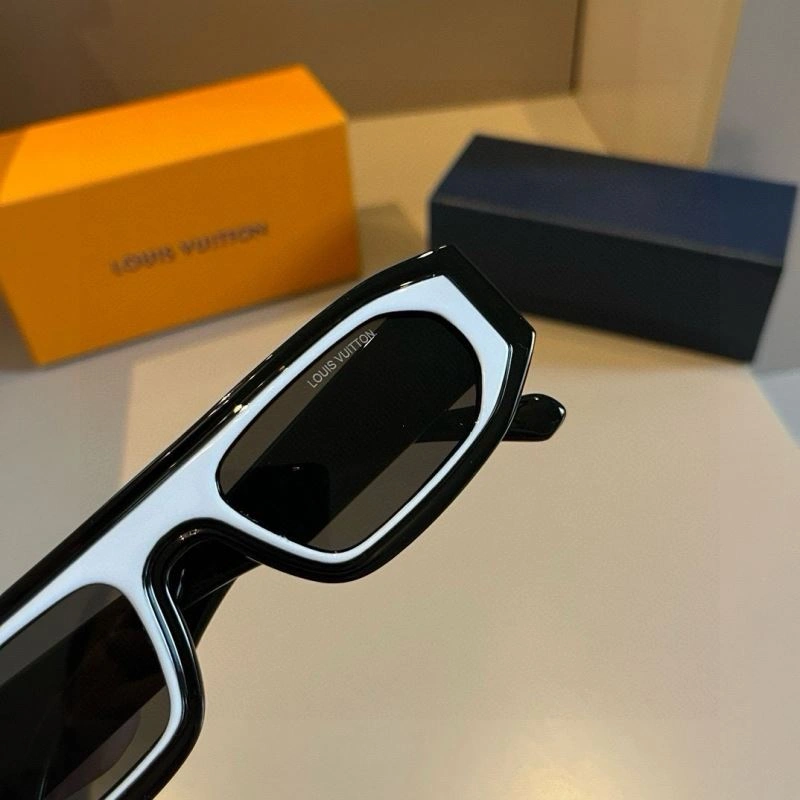 Louis Vuitton Sunglasses Attractive 280976