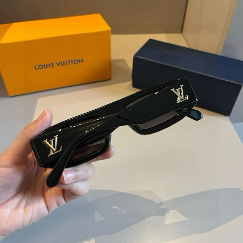 Louis Vuitton Sunglasses Attractive 280976
