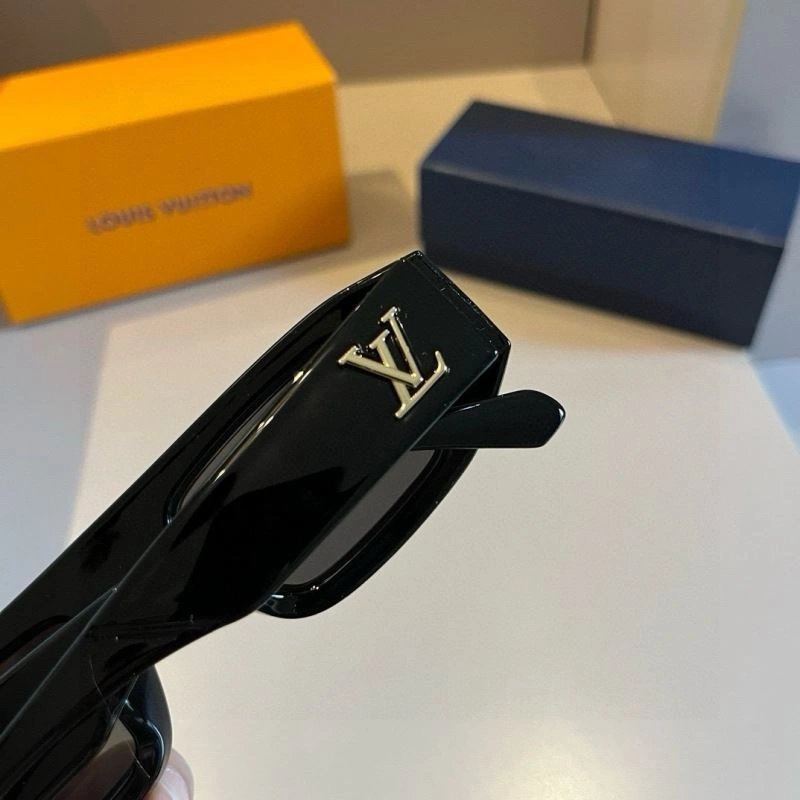 Louis Vuitton Sunglasses Attractive 280976