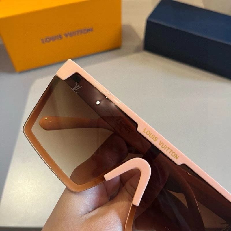 Louis Vuitton Sunglasses Upgraded 280978