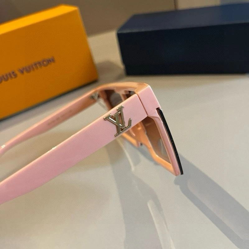 Louis Vuitton Sunglasses Upgraded 280978