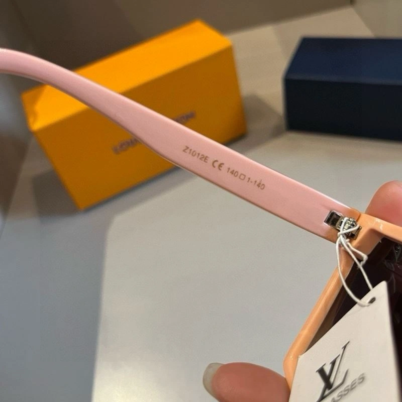 Louis Vuitton Sunglasses Upgraded 280978