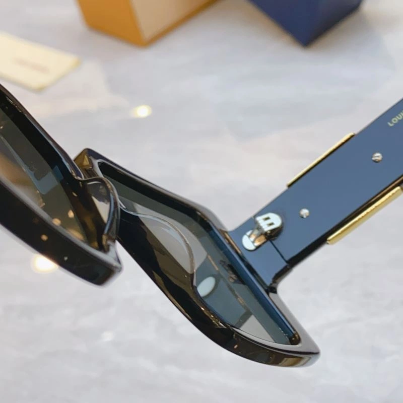 Louis Vuitton Sunglasses StreetReady 281003