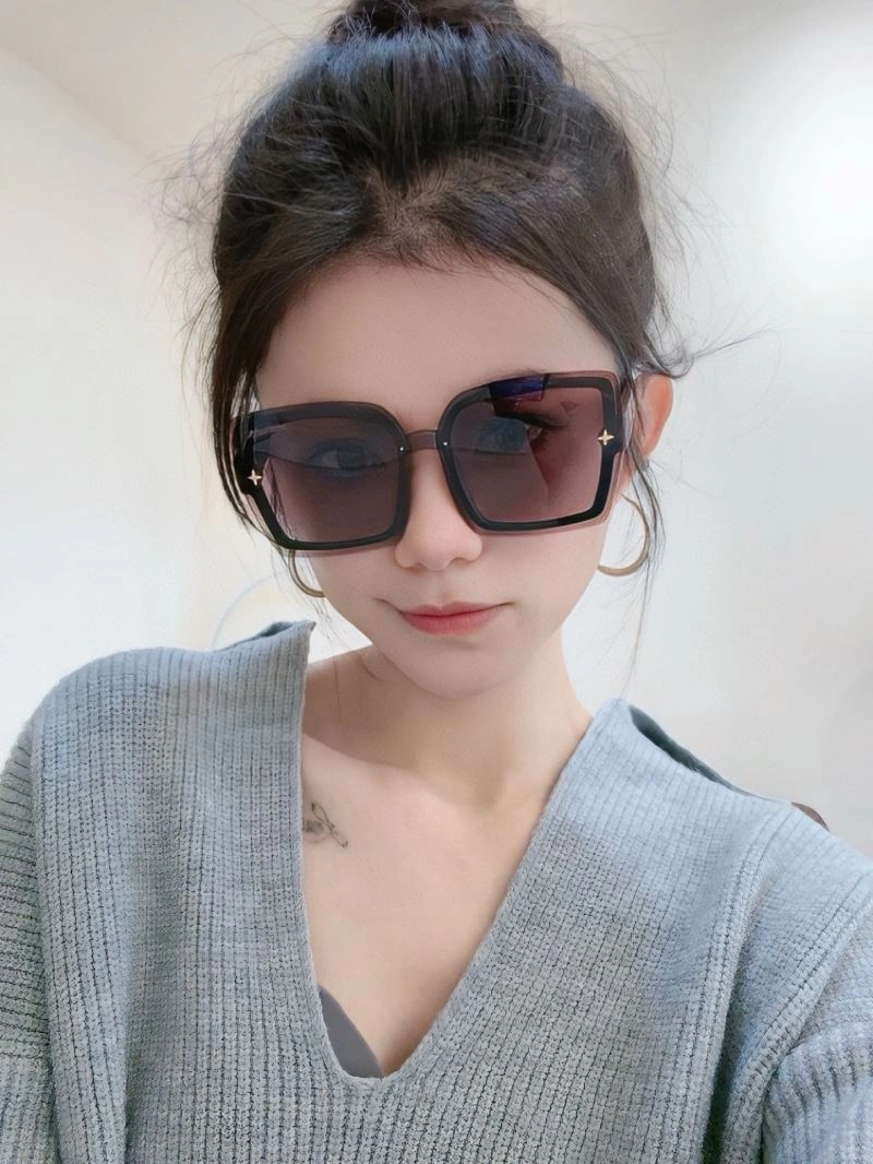 Practical Louis Vuitton Sunglasses 280998