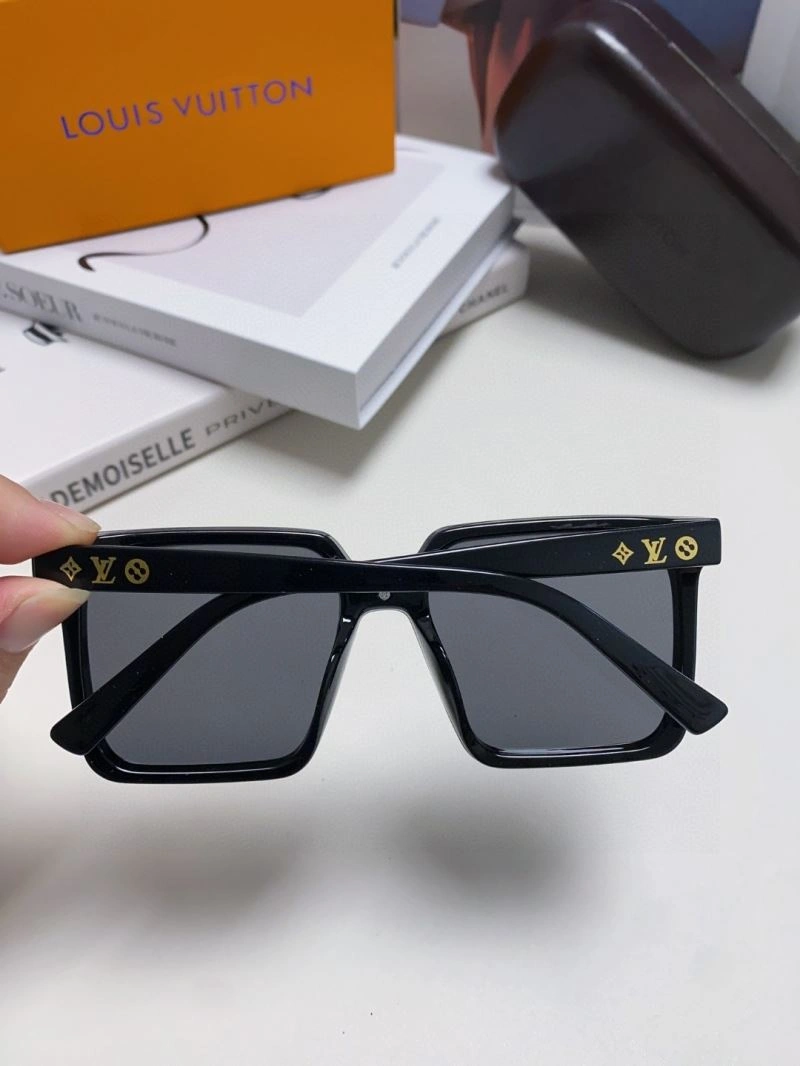 Sleek Louis Vuitton Sunglasses 280987
