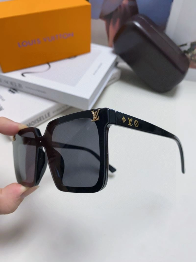 Sleek Louis Vuitton Sunglasses 280987