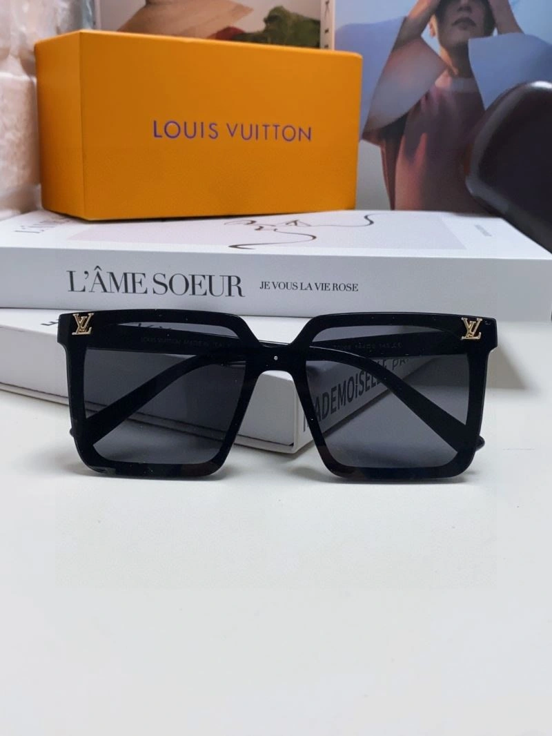 Sleek Louis Vuitton Sunglasses 280987