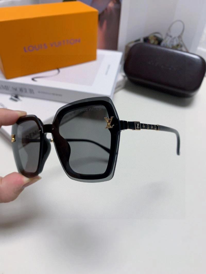 Louis Vuitton Sunglasses Casual 280979