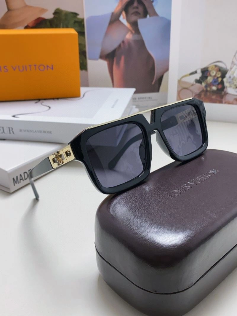 Snug Louis Vuitton Sunglasses 280990