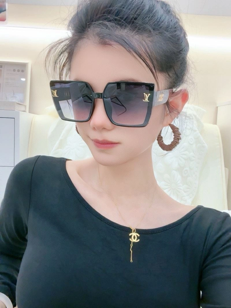 Louis Vuitton Sunglasses EasyMatch 280957