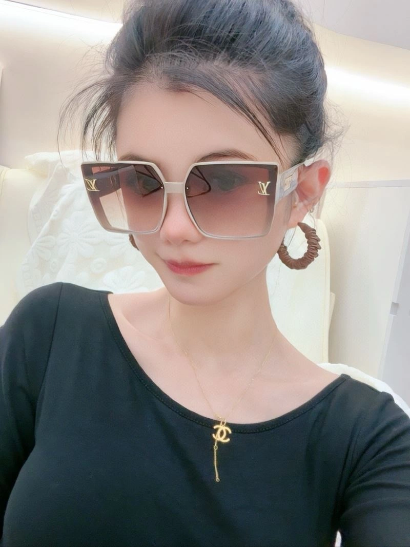 Louis Vuitton Sunglasses EasyMatch 280957