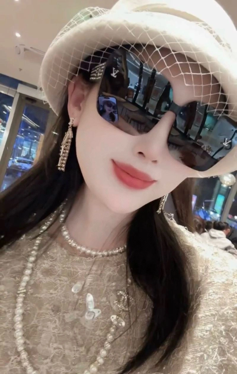 Louis Vuitton Sunglasses EyeCatching 280961