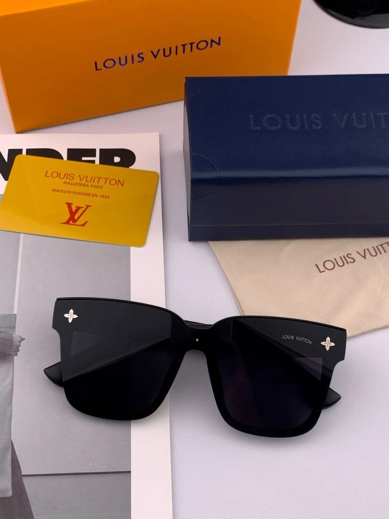 Vibrant Louis Vuitton Sunglasses 280940