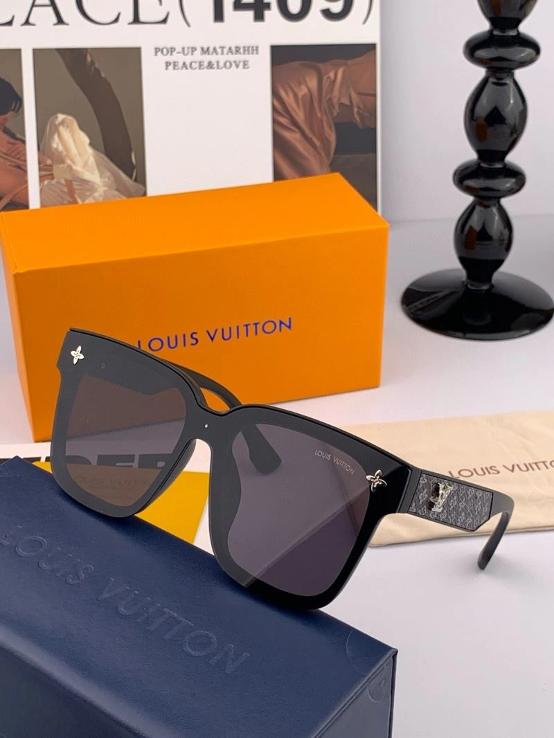 Vibrant Louis Vuitton Sunglasses 280940