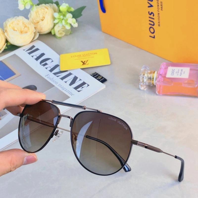 Sporty Louis Vuitton Sunglasses 280952
