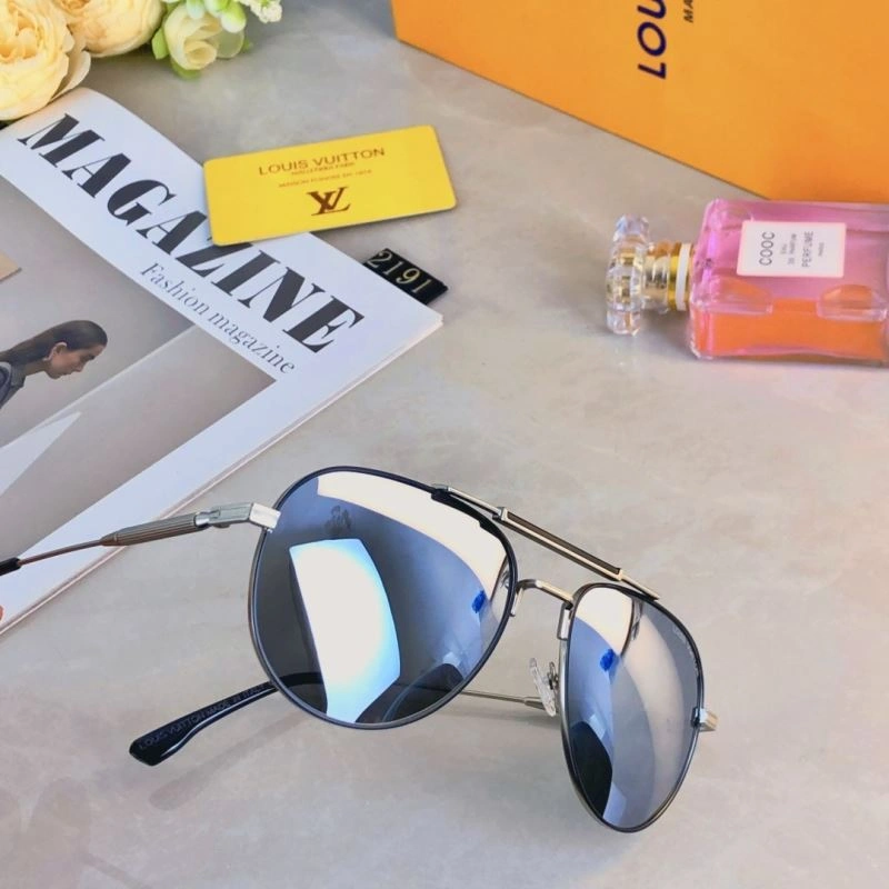Sporty Louis Vuitton Sunglasses 280952
