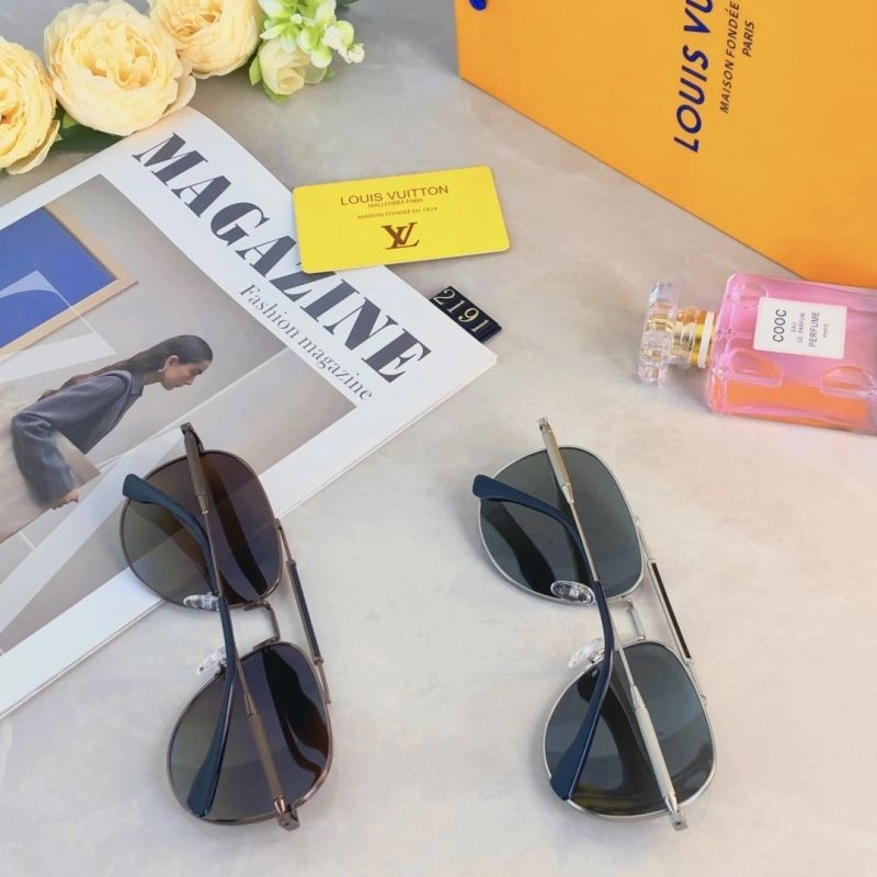 Sporty Louis Vuitton Sunglasses 280952