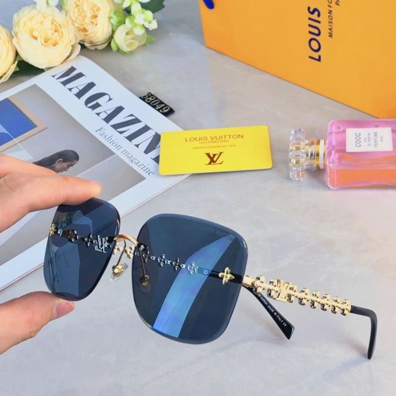 Louis Vuitton Sunglasses Versatile 280953