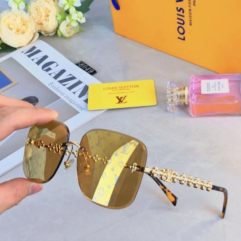 Louis Vuitton Sunglasses Versatile 280953