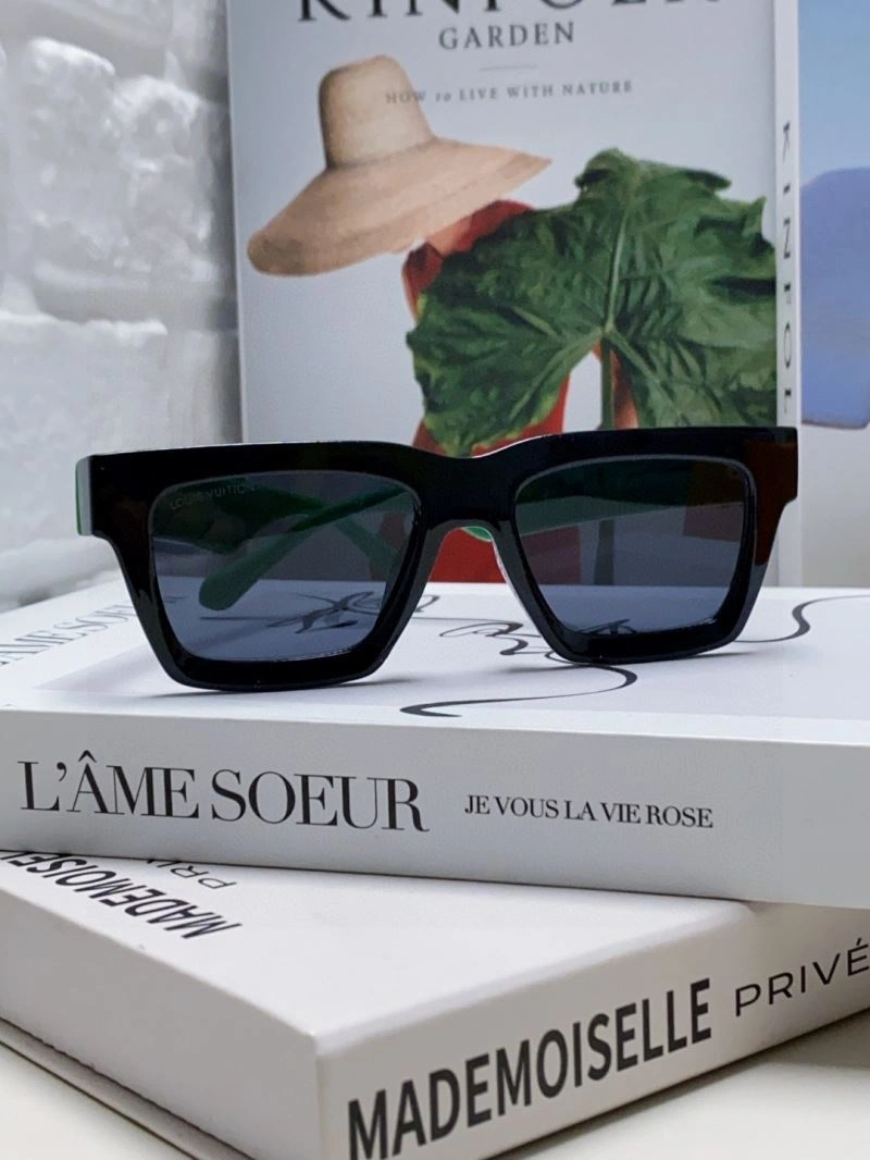 Sleek Louis Vuitton Sunglasses 280950