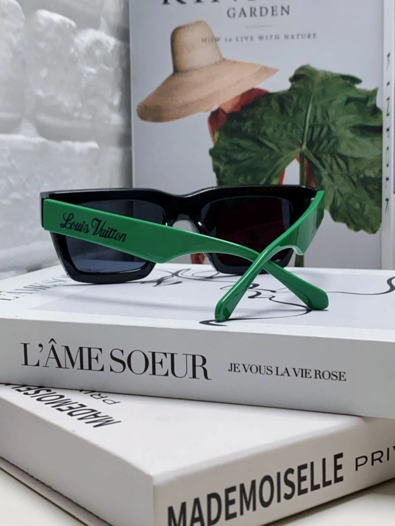 Sleek Louis Vuitton Sunglasses 280950
