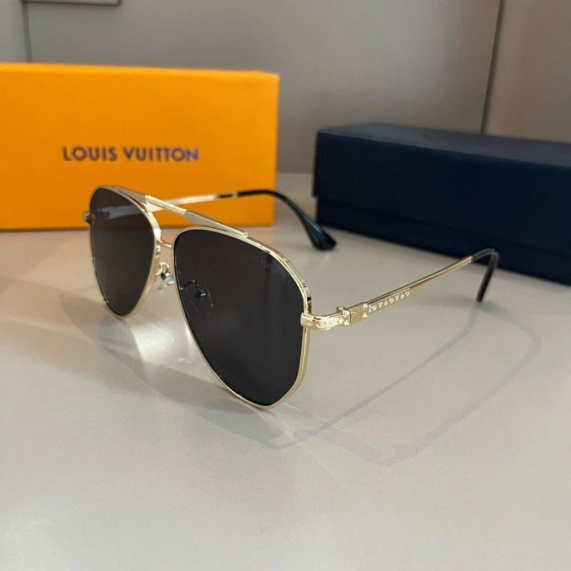 Louis Vuitton Sunglasses DailyWear 280947