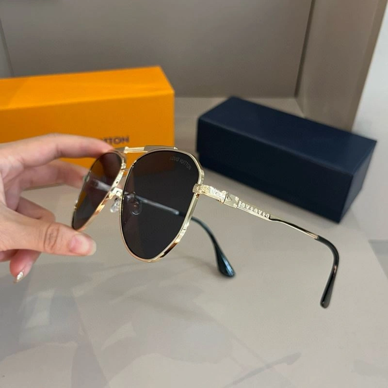 Louis Vuitton Sunglasses DailyWear 280947