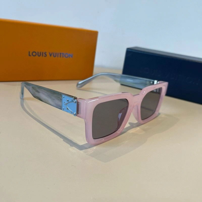 Louis Vuitton Sunglasses Fashionable 280933