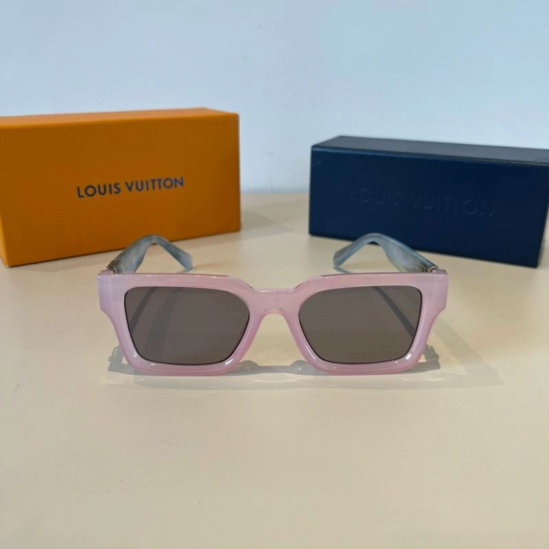 Louis Vuitton Sunglasses Fashionable 280933