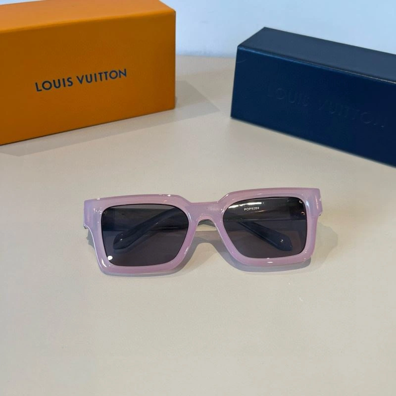 Louis Vuitton Sunglasses Fashionable 280933