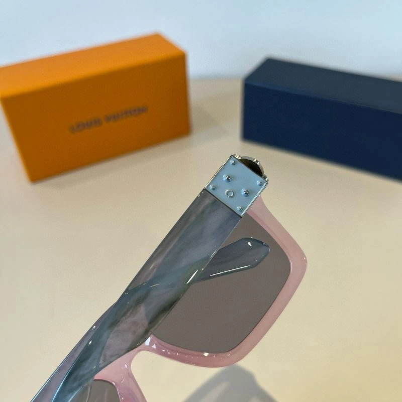 Louis Vuitton Sunglasses Fashionable 280933