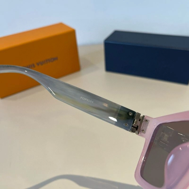 Louis Vuitton Sunglasses Fashionable 280933