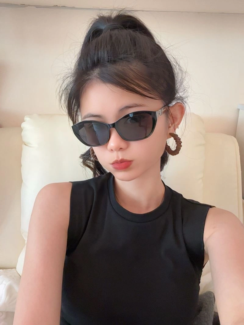 Louis Vuitton Sunglasses EasyMatch 280928