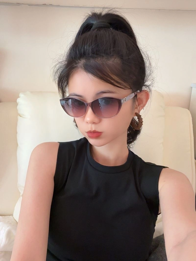 Louis Vuitton Sunglasses EasyMatch 280928