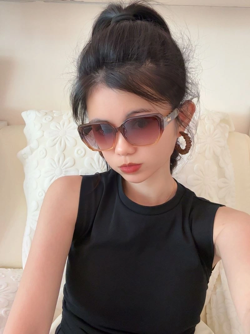 Versatile Louis Vuitton Sunglasses 280929