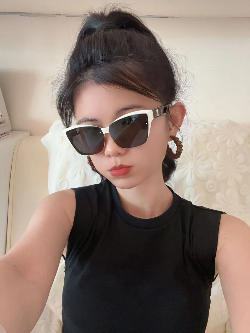 Neat Louis Vuitton Sunglasses 280927