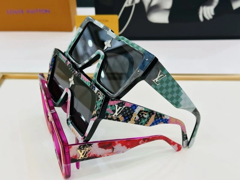 Unisex Louis Vuitton Sunglasses 280911