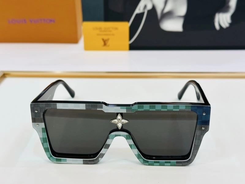 Unisex Louis Vuitton Sunglasses 280911