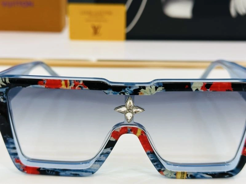 Unisex Louis Vuitton Sunglasses 280911